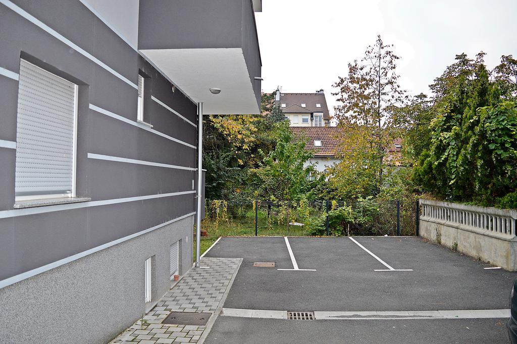 Apartments Tony Zagreb Exteriör bild
